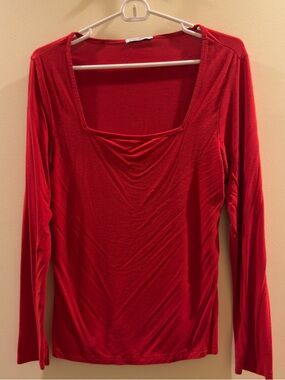 Women's Red Long-Sleeve Square Neck Tee